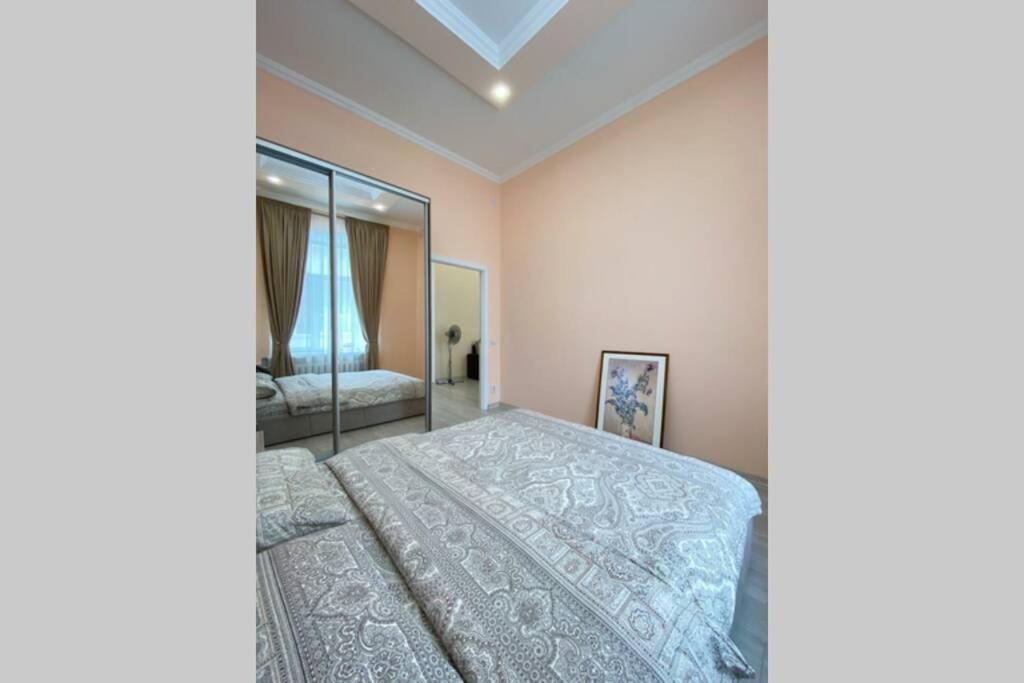 Comfortable Luxury Apartment With 3 Rooms. Center Heart Of Kiev 外观 照片