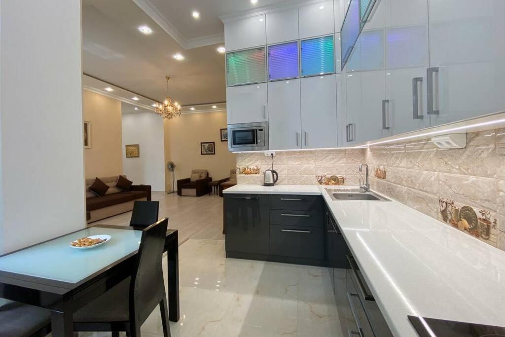 Comfortable Luxury Apartment With 3 Rooms. Center Heart Of Kiev 外观 照片