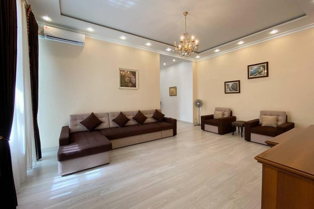 Comfortable Luxury Apartment With 3 Rooms. Center Heart Of Kiev 外观 照片