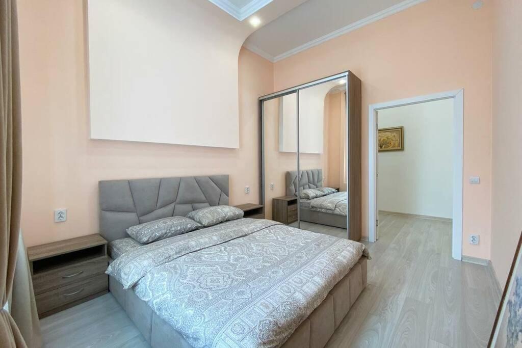 Comfortable Luxury Apartment With 3 Rooms. Center Heart Of Kiev 外观 照片