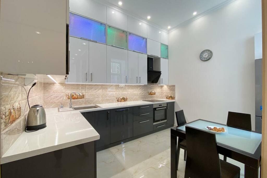 Comfortable Luxury Apartment With 3 Rooms. Center Heart Of Kiev 外观 照片